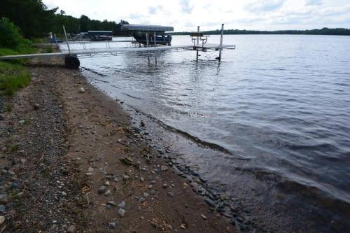 Cozy Home, Hot Tub, Dock, Kayaks, Swimming & More! in Woodrow, USA