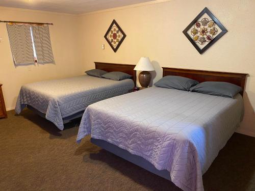 2 double beds