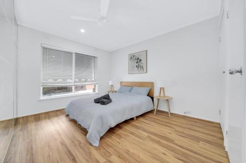 Cheltenham Delight - Renovated Two Bedroom Unit