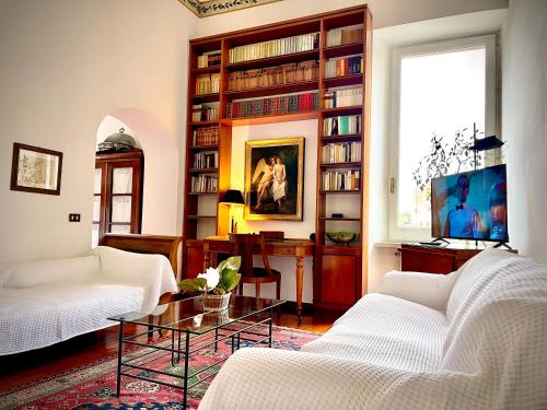 Colosseum Luxury Apartment, Rome (photo 8)