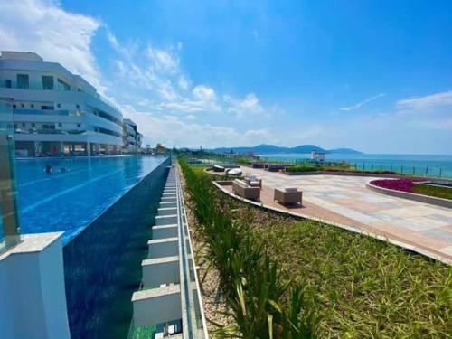 Apartamento frente mar ingleses Mirante Home Club