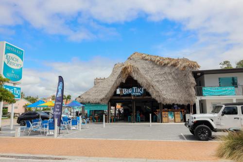 Siesta Key Beach Resort and Suites in Sarasota, USA