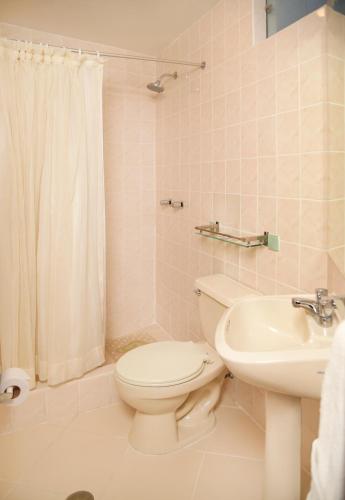 Hotel Benavides - Photo 2