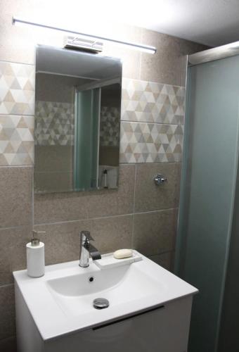 Cozy apartment in Athens center, Ateny (zdjęcie 9)