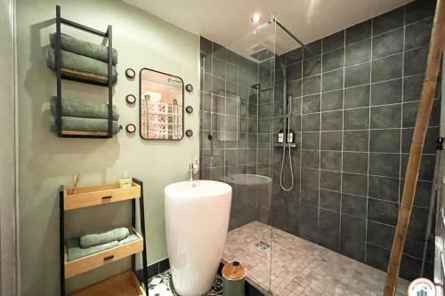 Bienvenue au Chillou - Parking - Terrasse Bienvenue au Chillou - Parking - Terrasse