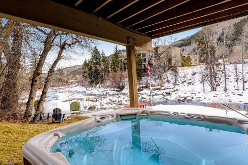 Eagle River Retreat in Avon, USA