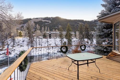 Eagle River Retreat in Avon, USA