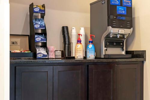 Best Western Executive Inn & Suites - 식음료(F&B)
