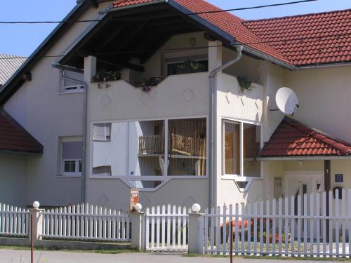  Pansion Filip in 53230 Korenica