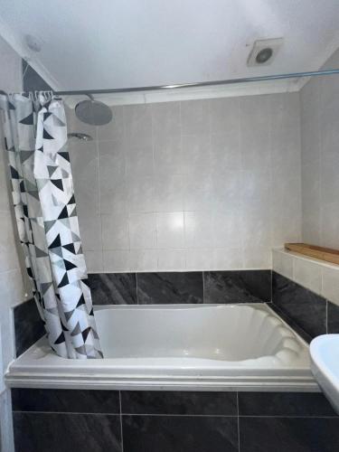 House near to CastleCourt shopping near ที่ว่าการเมือง