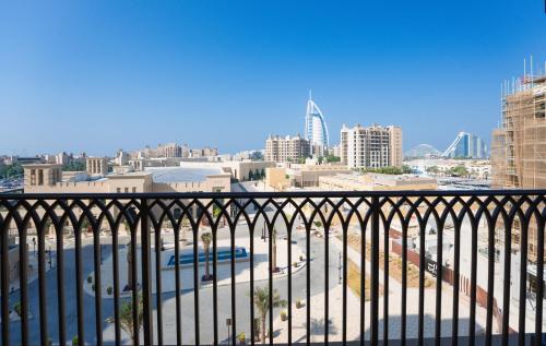 Spectacular 2BR Apartment Full BurjAlArab View, Dubai (photo 4)