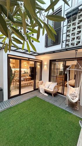 Balcony/terrace, Naomi Home Villa Bandung near Wahoo & Whoosh in Padalarang