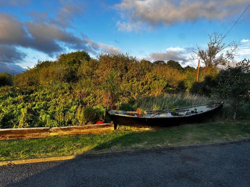 Lakeside Lookout Bantry