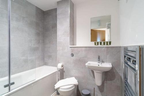 Stylish & Spacious Salford Quays one bedroom high floor apartment with balcony, Manchester (fotografie 6)