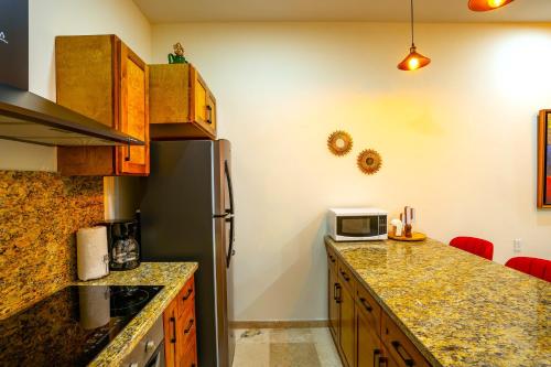 Condo Rosales Beautiful Downtown 2BR-1Ba with pool & rooftop in La Paz, Mexico