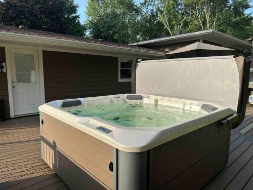 Hot tube/Large Yard 20min to beach! in LaPorte, Vereinigte Staaten von Amerika