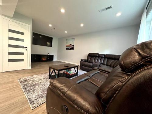 Hot tube/Large Yard 20min to beach! in LaPorte, USA