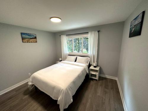 Hot tube/Large Yard 20min to beach! in LaPorte, USA