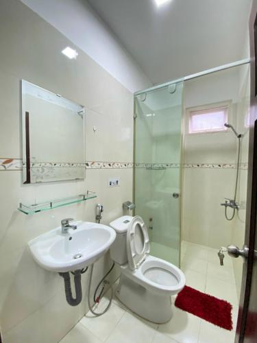 One-Bedroom Apartment image 4