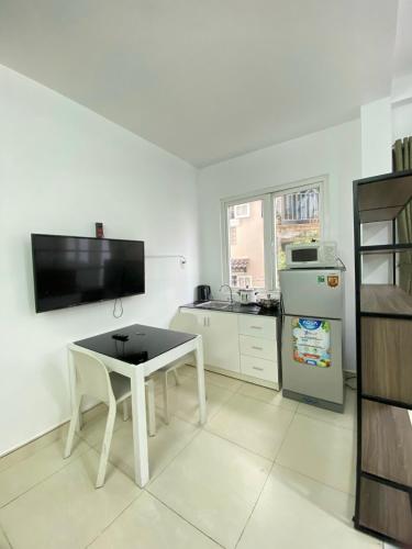 One-Bedroom Apartment image 5