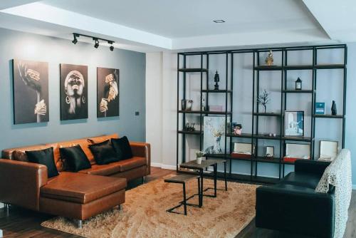 Κοινόχρηστο σαλόνι/χώρος τηλεόρασης, The Skyone Poshtel in Ναν