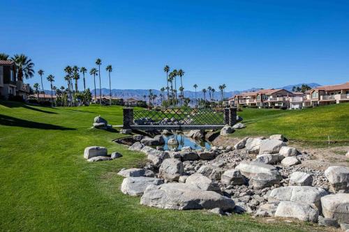 30 day minimum magenta drive in La Quinta, USA