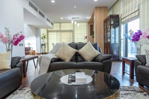 The Iconic Luxury 4BR Penthouse Near to Jumeirah Beach and Infront of DMCC Metro Station, Дубай (фото 5)