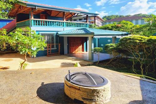 El Nido Gingerbread Cottage