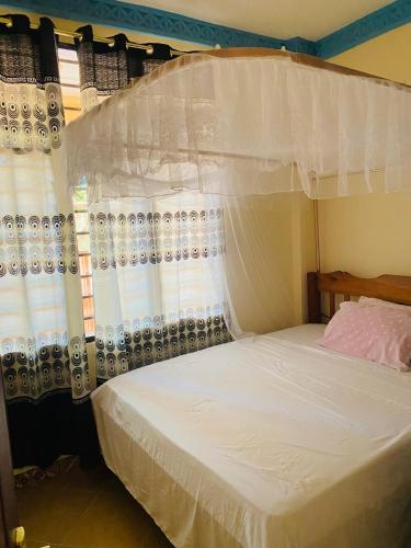 B&B Diani Beach - Julia Top Holiday Home - Bed and Breakfast Diani Beach