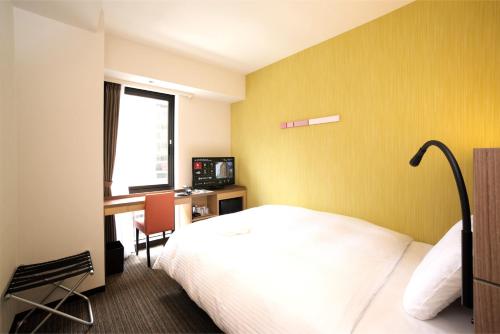 Single Room - Lower Floor - Non-Smoking