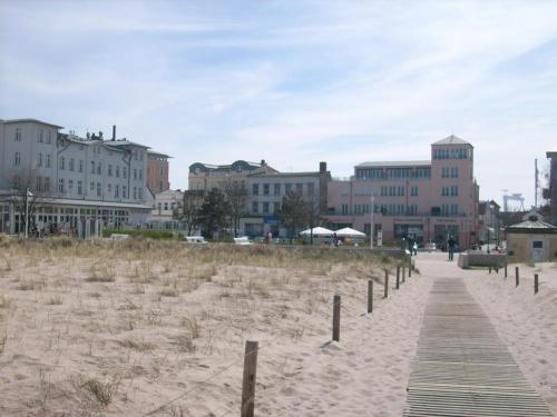 Ostseeliebe direkt an der Promenade - image 3