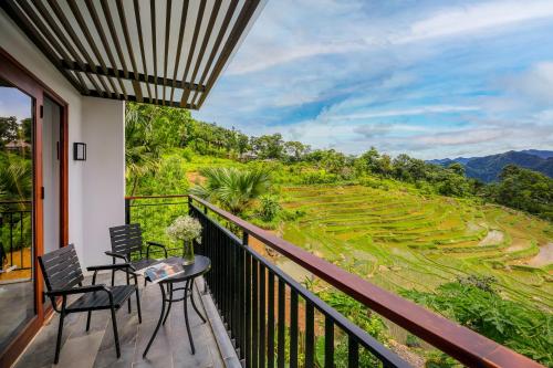 Bungalow with Patio image 1