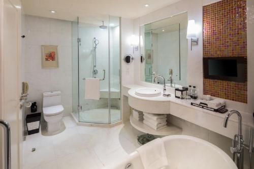 room detail thumbnail 2