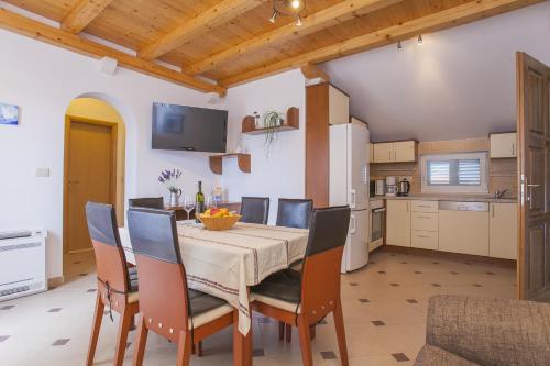 Two-Bedroom Apartment (4 Adults)