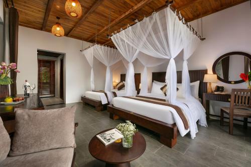 Superior Double or Twin Room with Mountain View image 4