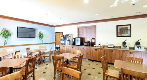 Mountain Inn & Suites Airport - Hendersonville – Hendersonville, NC