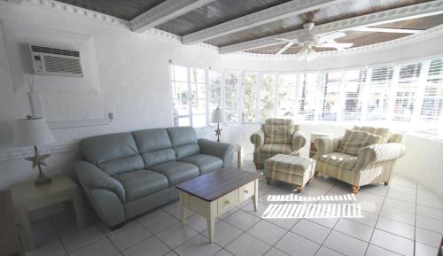 Island Breeze Inn - Venice in Venice, USA