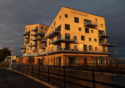 516072090 Slottsholmen Hotell och Restaurang