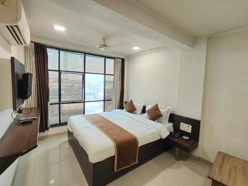 Hotel Palm Residency Ahmedabad