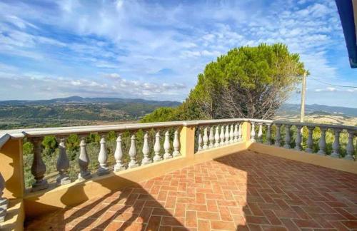 Villa Tramontalba, luxury villa with private infinity pool, panoramic views