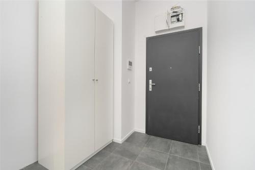 Studio with Balcony image 9