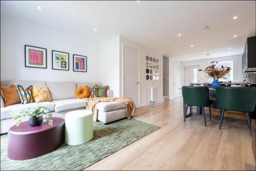 Elegance Retreat - 2 Bed Holiday Home with Parking, Manchester (foto 8)