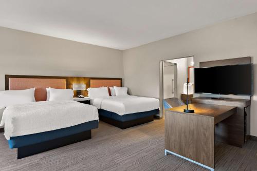2 bedrooms, 3 beds