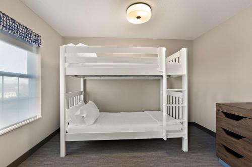 Hampton Inn & Suites Petoskey - image 12
