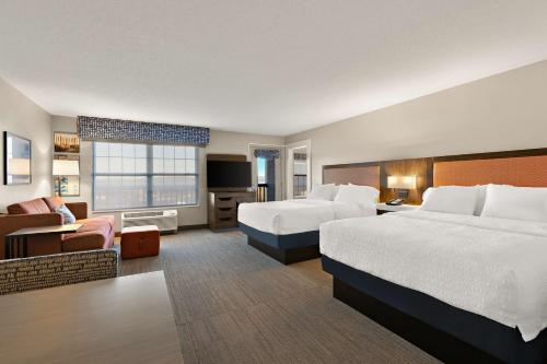 Hampton Inn & Suites Petoskey - image 6