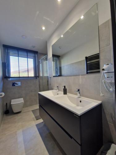 淋浴間, Komfortowy apartament dwupokojowy- Willa Lawenda in 里特羅