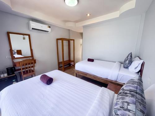 Superior Twin Room image 4