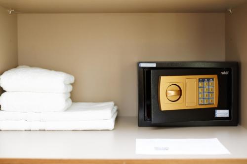 BRAND NEW LUXURY 1 BR Apartment at Marina Gate 2 full Marina view, Dubái (foto 2)