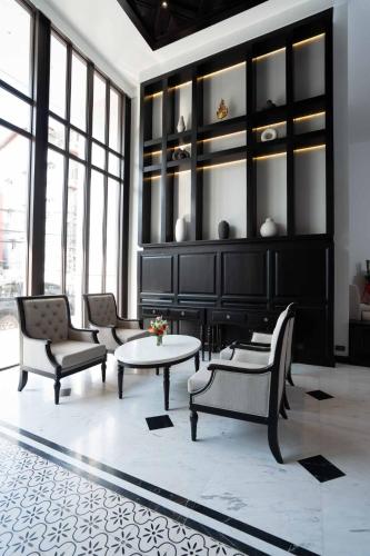 Mintra Hotel near Nam Phou Szökőkút