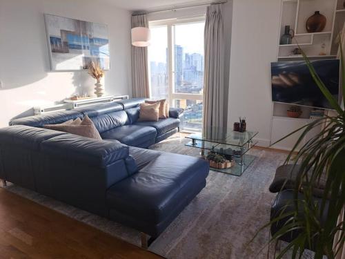 Cozy Double Room with Large En Suite Near Canary Wharf London with Amazing Views in a Shared Apartment, Londyn (zdjęcie 6)